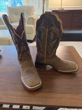 Dan Post Brown Embroidered Western Boots.